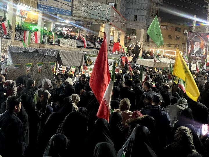 تصاویر؛ بیعت دختران دانش‌آموز ملارد با رهبر انقلاب
