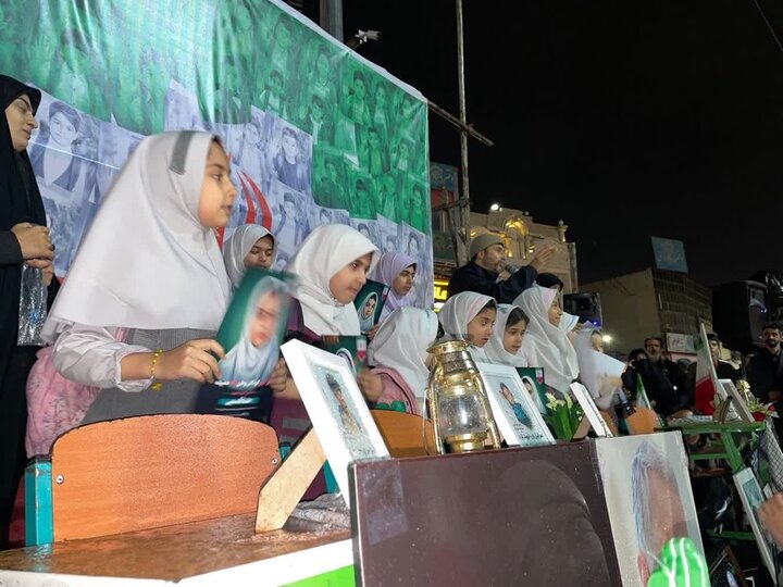 تصاویر؛ بیعت دختران دانش‌آموز ملارد با رهبر انقلاب