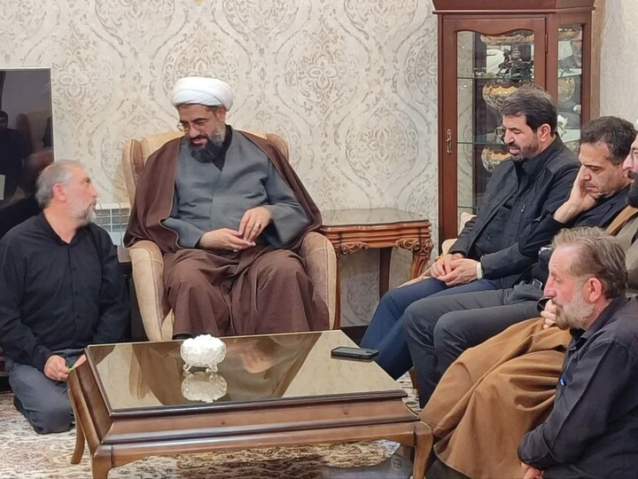 تصاویر / حضور مسئولان استان همدان در منزل شهدای جنگ رمضان