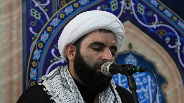 تصاویر/ جمع خوانی قرآن کریم در بیست و ششمین روز از ماه رمضان در شاهین دژ