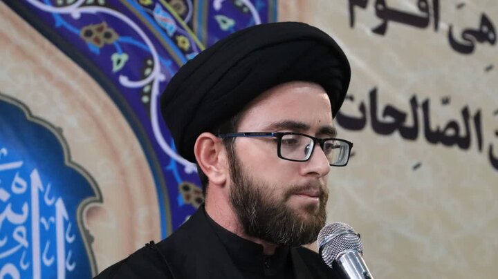 تصاویر/ جمع خوانی قرآن کریم در بیست و ششمین روز از ماه رمضان در شاهین دژ