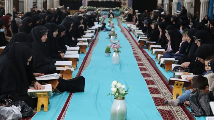 تصاویر/ جمع خوانی قرآن کریم در بیست و ششمین روز از ماه رمضان در شاهین دژ