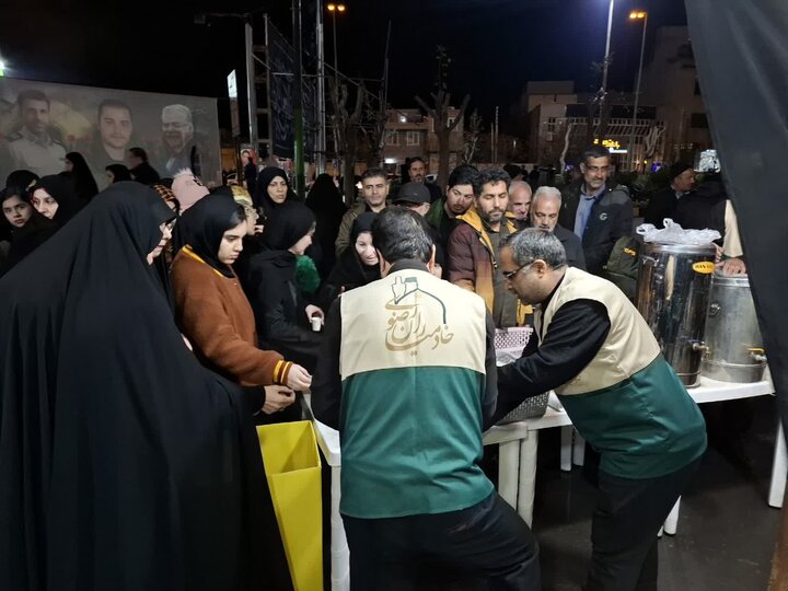 تصاویر/ فعالیت موکب جهادی روحانیون و طلاب مدازس علمیه آران وبیدگل