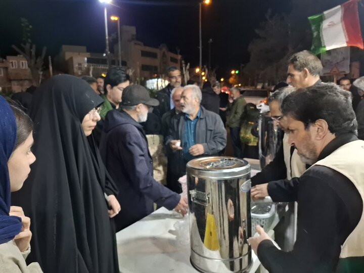 تصاویر/ فعالیت موکب جهادی روحانیون و طلاب مدازس علمیه آران وبیدگل