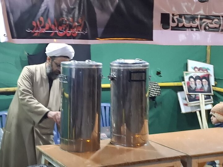 تصاویر/ فعالیت موکب جهادی روحانیون و طلاب مدازس علمیه آران وبیدگل