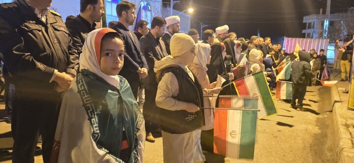 تصاویر/ تجمع دانش آموزان و فرهنگیان پلدشت در حمایت از نظام اسلامی