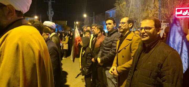 تصاویر/ تجمع دانش آموزان و فرهنگیان پلدشت در حمایت از نظام اسلامی