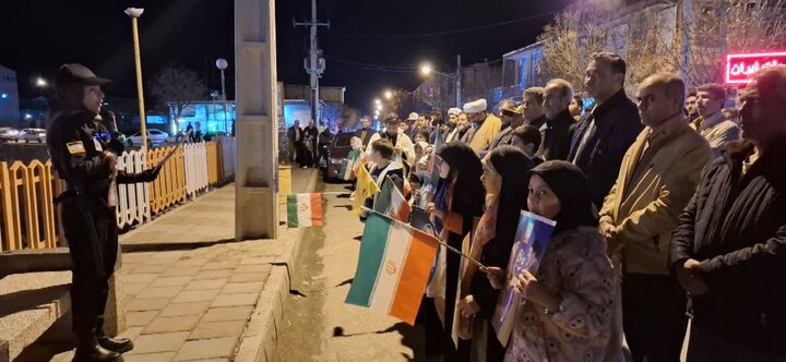 تصاویر/ تجمع دانش آموزان و فرهنگیان پلدشت در حمایت از نظام اسلامی