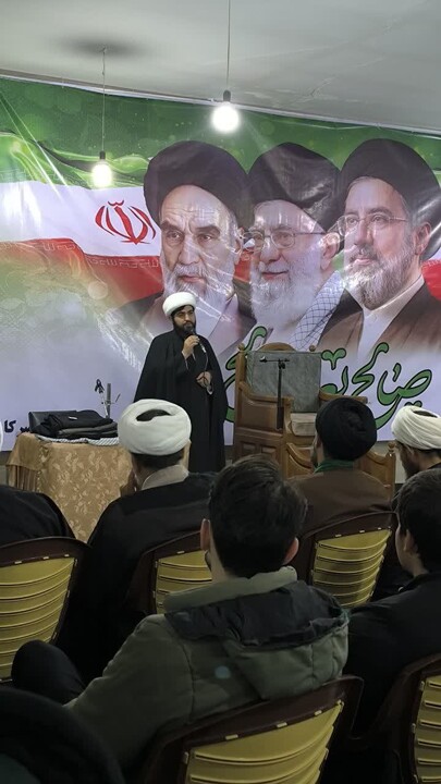 تصاویر / بیعت روحانیون و علما تویسرکانی با رهبر انقلاب اسلامی