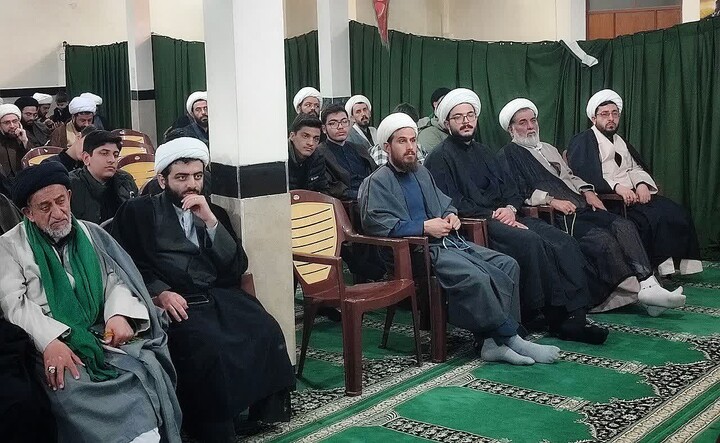 تصاویر / بیعت روحانیون و علما تویسرکانی با رهبر انقلاب اسلامی