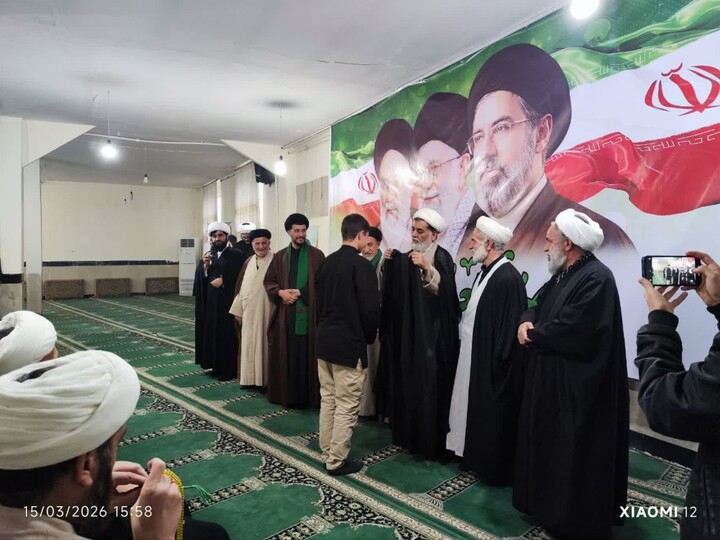 تصاویر / بیعت روحانیون و علما تویسرکانی با رهبر انقلاب اسلامی