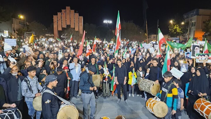 تصاویر| اجتماع مردمی بیعت با رهبر معظم انقلاب در قاین
