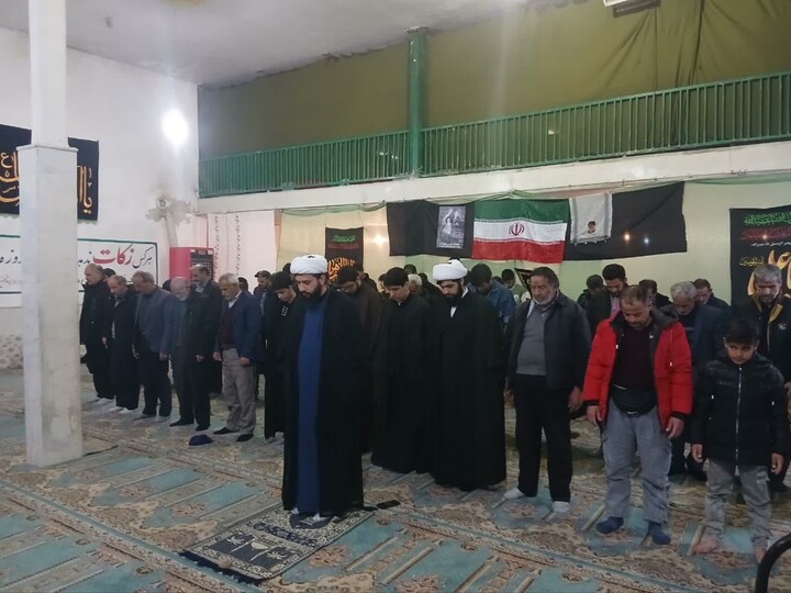 تصاویر / برگزاری محفل قرآنی ماه مبارک رمضان به همت مدیر و طلاب مدرسه علمیه شیخ علیخان زنگنه تویسرکان