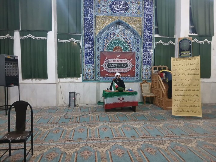 تصاویر / برگزاری محفل قرآنی ماه مبارک رمضان به همت مدیر و طلاب مدرسه علمیه شیخ علیخان زنگنه تویسرکان