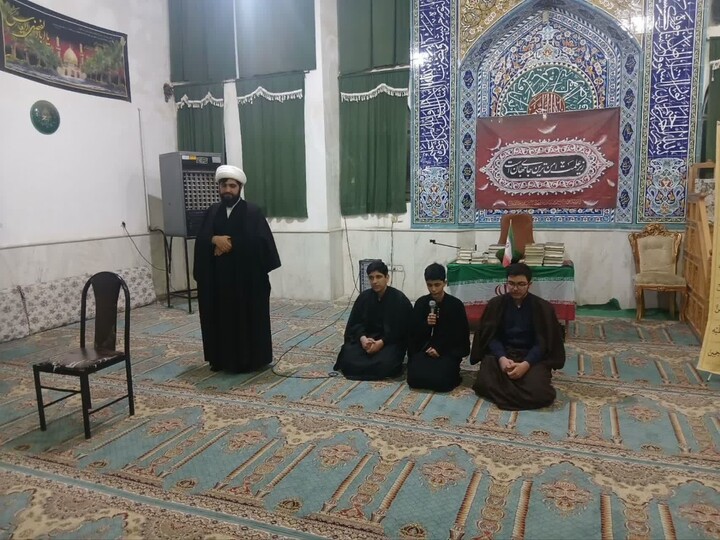 تصاویر / برگزاری محفل قرآنی ماه مبارک رمضان به همت مدیر و طلاب مدرسه علمیه شیخ علیخان زنگنه تویسرکان