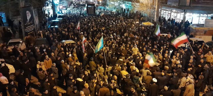 تصاویر / اجتماع خونخواهان امام امت با قرار شبانه در نهاوند