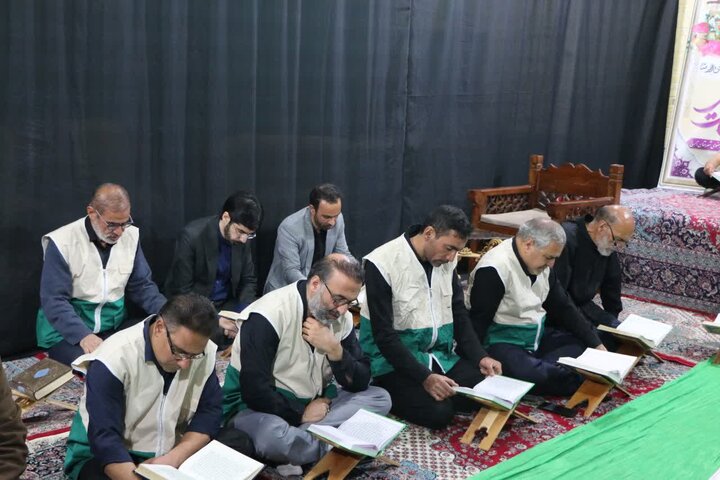 تصاویر/ محفل انس با قرآن کریم در زارچ و تجدید بیعت با رهبر و میثاق با شهدا