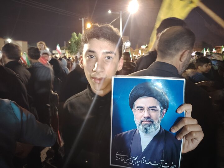 تصاویر/ برپایی ایستگاه صلواتی طلاب مدرسه علمیه النبی بندرعباس