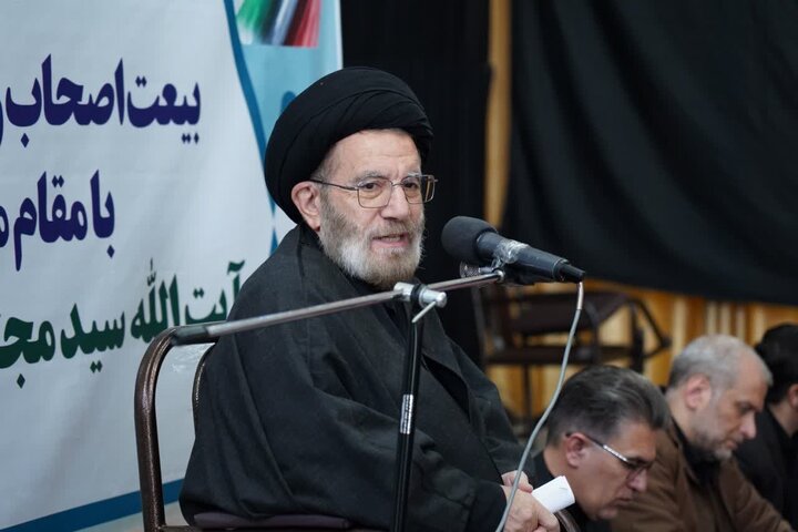 تصاویر/بیعت اصحاب رسانه استان لرستان با مقام معظم رهبری حضرت آیت الله سید مجتبی حسینی خامنه ای (مدظله العالی)