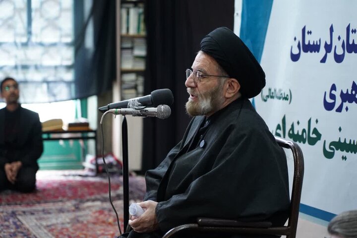 تصاویر/بیعت اصحاب رسانه استان لرستان با مقام معظم رهبری حضرت آیت الله سید مجتبی حسینی خامنه ای (مدظله العالی)