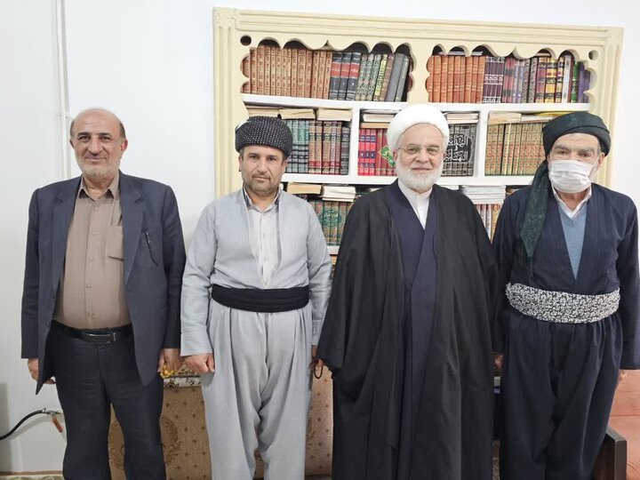 تصاویر/ دیدار نماینده ولی فقیه با ائمه جمعه شهرستان مریوان