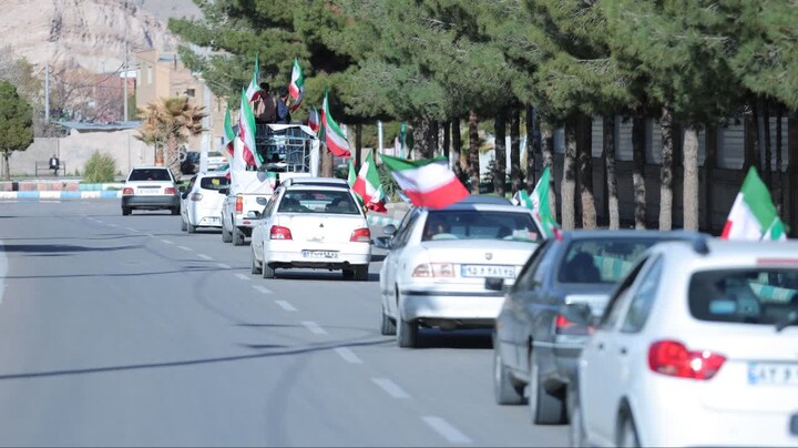 تصاویر/حرکت کاروان خودرویی 26 اسفد در کرمان