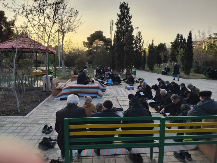 تصاویر/ تجمع اهالی مساجد همزمان با چهارشنبه سوری برای حفظ میدان
