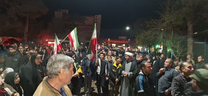 مردم زرند در هفدهمین شب خونخواهی رهبر شهید