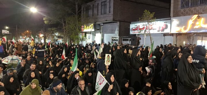 مردم زرند در هفدهمین شب خونخواهی رهبر شهید