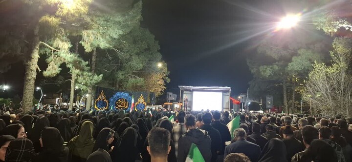 مردم زرند در هفدهمین شب خونخواهی رهبر شهید