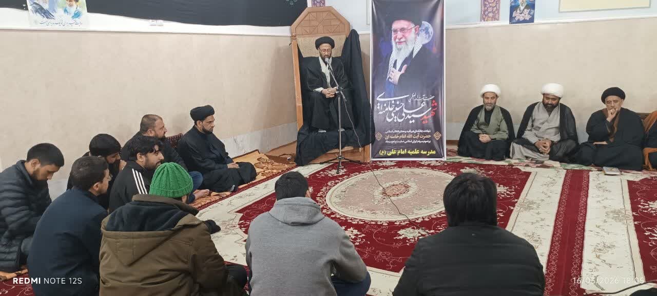 قم المقدسہ: مدرسہ علمیہ امام علی (ع) کی جانب سے رہبر شہید انقلاب اور دیگر شہدائے جنگ ماہ رمضان کے لئے مجلس عزا و فاتحہ خوانی کا اہتمام 