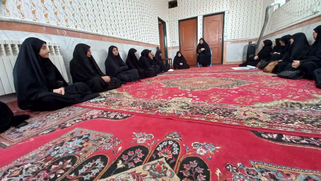 تصاویر نشست جهاد تبیین در مدرسه علمیه فاطمه الزهرا البتول(س) کشکوئیه