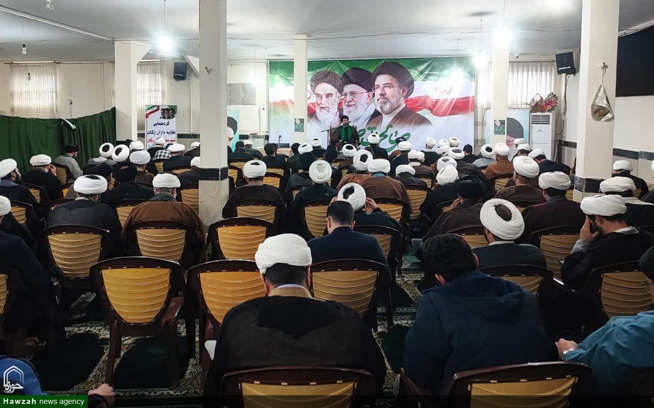 تصاویر / بیعت روحانیون و علما تویسرکانی با رهبر انقلاب اسلامی