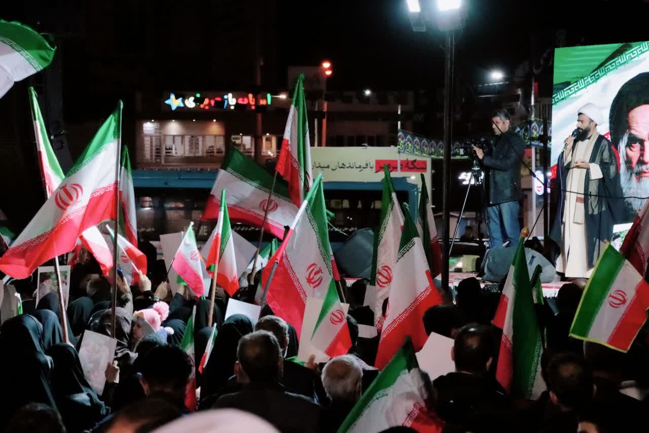 امروز خیابان سنگر مقابله با دشمنان خدا است