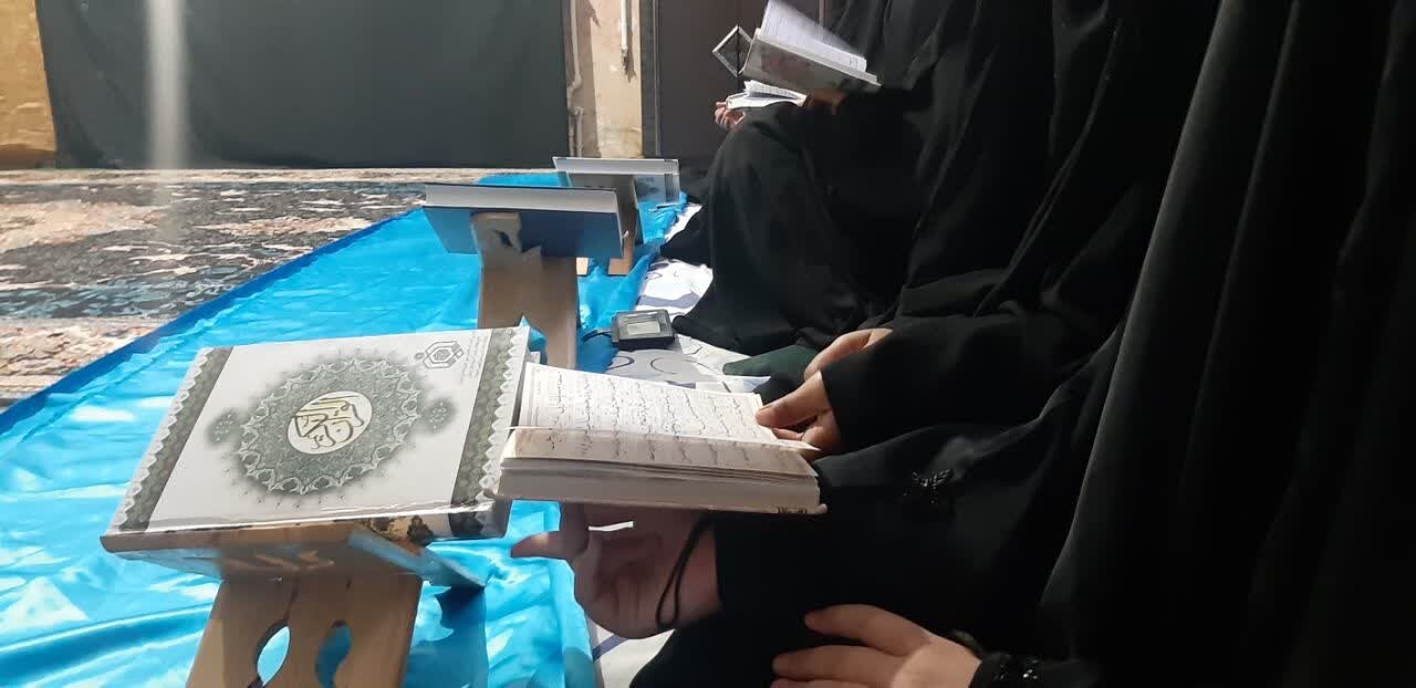 بانوان طلبه مدرسه علمیه الزهرا(س) شهر ماهان در صف مقدم جبهه جهاد رمضان+ تصاویر
