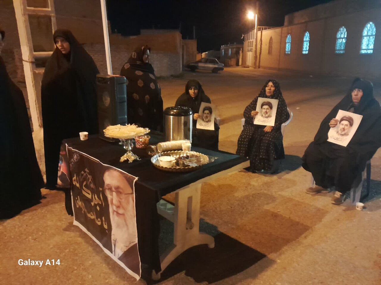 بانوان طلبه مدرسه علمیه الزهرا(س) شهر ماهان در صف مقدم جبهه جهاد رمضان+ تصاویر