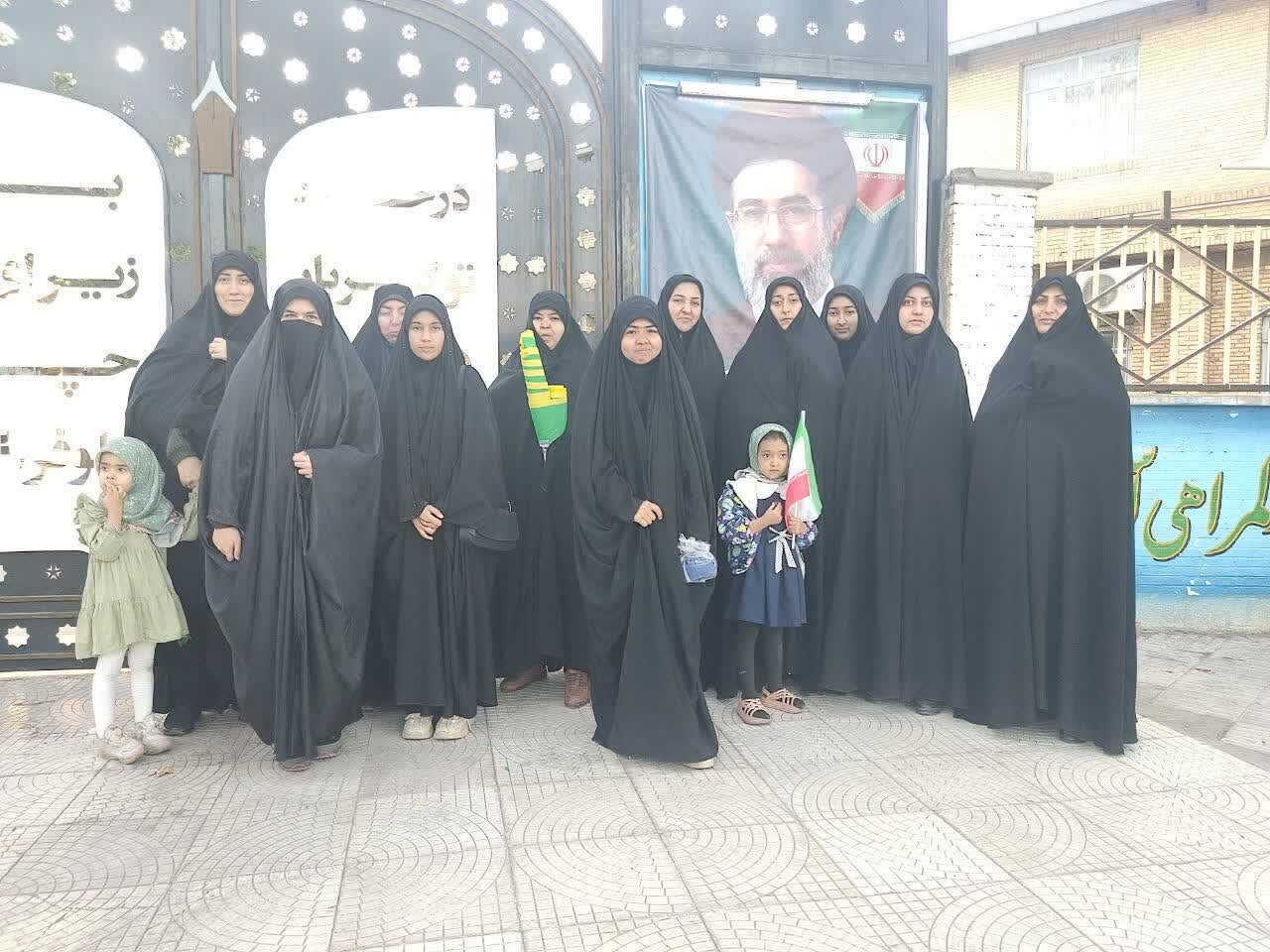 بانوان طلبه مدرسه علمیه الزهرا(س) شهر ماهان در صف مقدم جبهه جهاد رمضان+ تصاویر