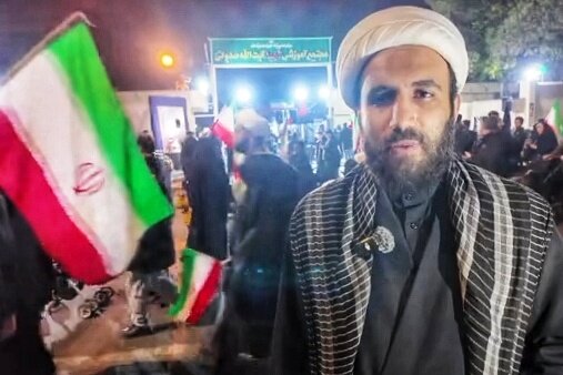 خدمت‌رسانی موکب رهبر شهید به مردم حاضر در میدان