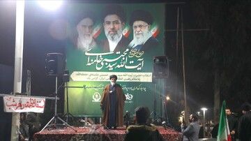 پیام حضور مردم این است که امثال ترامپ هیچی نیستند