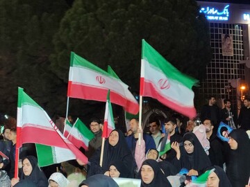 تصاویر/ حماسه حضور و تجدید بیعت مردم سنندج با آیت الله سید مجتبی خامنه‌ای