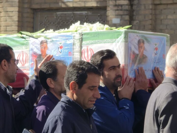 تشییع پیکر شهید فریدونی ولاشجردی در تویسرکان