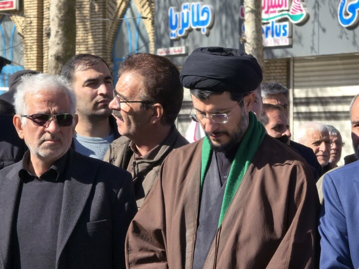 تشییع پیکر شهید فریدونی ولاشجردی در تویسرکان