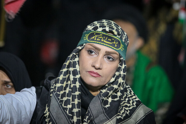 تصاویر/ قراعت دعای توسل با حضور خادمان مسجد مقدس جمکران در میدان مفید