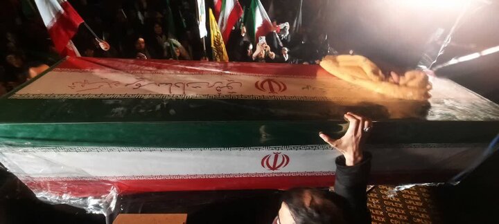 تصاویر/ حضور حماسی و وداع با شهیده مریم‌السادات رفیق در میدان شهید طهرانی مقدم