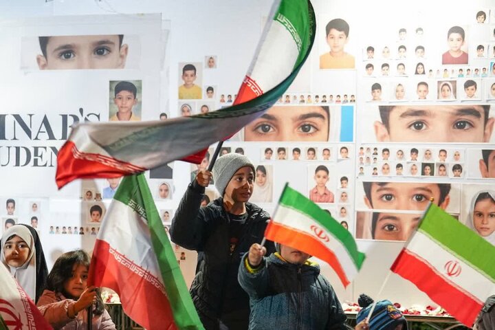 تصاویر/ حضور کودکان تهرانی در رویداد اعتراضی «میناب "برای ایران" جان داد»