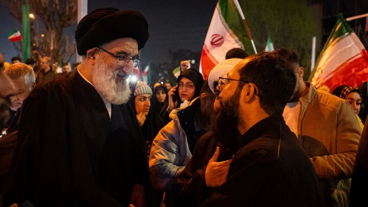 هجدهمین تجمع مردم کرج در مــراسم شهـــــــادت قائــــــــد امــــــت و بـیـــعت بـــا حضرت آیت الله سید مجتبی حسینی خامنه‌ای