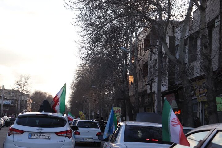 تصاویر/ راه اندازی حرکت و کاروان خودرویی در ارومیه به همت طلاب مدرسه علمیه امام خامنه‌ای
