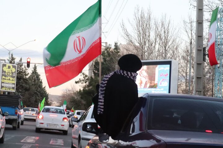 تصاویر/ راه اندازی حرکت و کاروان خودرویی در ارومیه به همت طلاب مدرسه علمیه امام خامنه‌ای