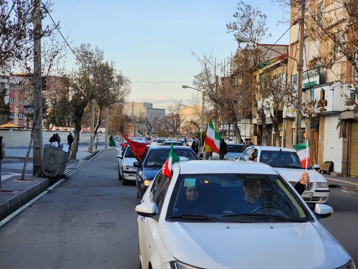 تصاویر/ راه اندازی حرکت و کاروان خودرویی در ارومیه به همت طلاب مدرسه علمیه امام خامنه‌ای