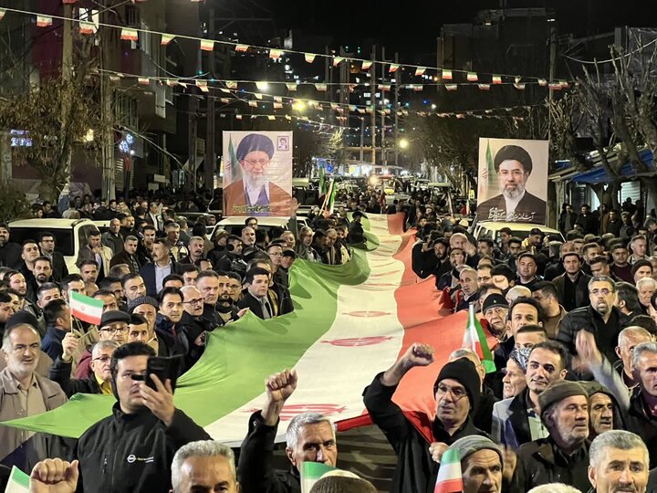 تصاویر/ تجمع مردمی در سردشت در حمایت از انقلاب اسلامی و رهبر معظم انقلاب